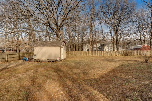 1385 Cherokee Court, Marshfield, MO 65706