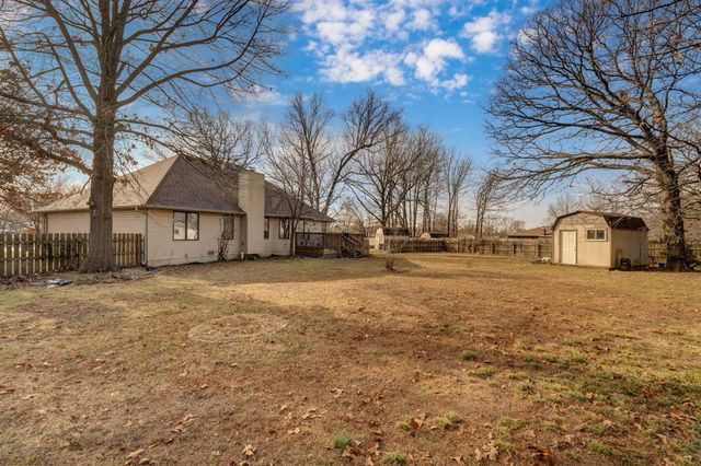 1385 Cherokee Court, Marshfield, MO 65706