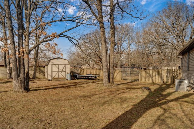 1385 Cherokee Court, Marshfield, MO 65706