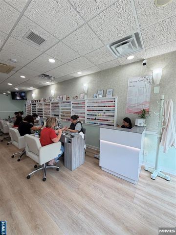 580 Lafayette Avenue, Hawthorne, NJ 07506