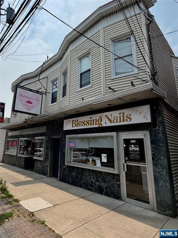 580 Lafayette Avenue, Hawthorne, NJ 07506