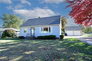 2075 Bassett Road, Westlake, OH 44145