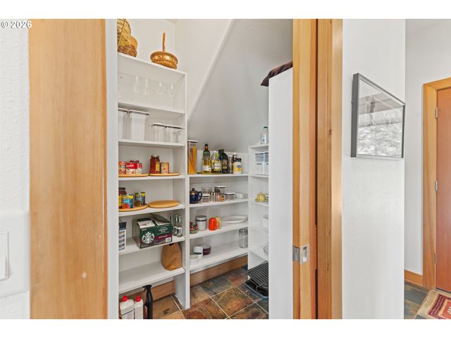 83416 PARKWAY Dr, Florence, OR 97439