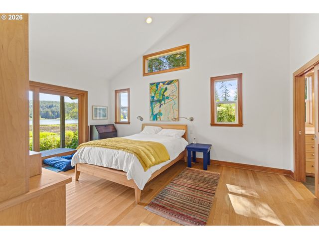 83416 PARKWAY Dr, Florence, OR 97439