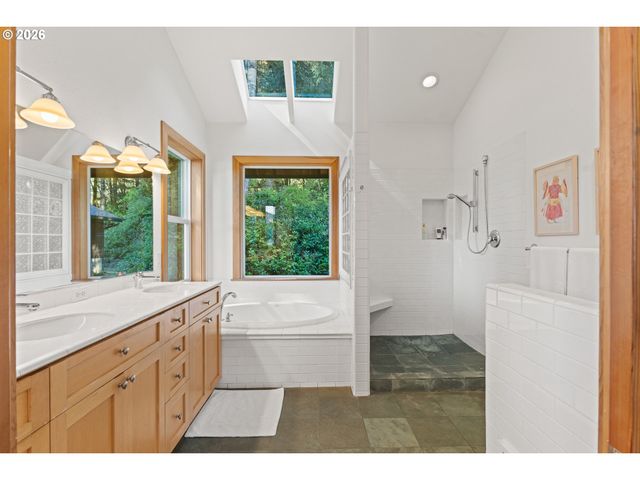 83416 PARKWAY Dr, Florence, OR 97439