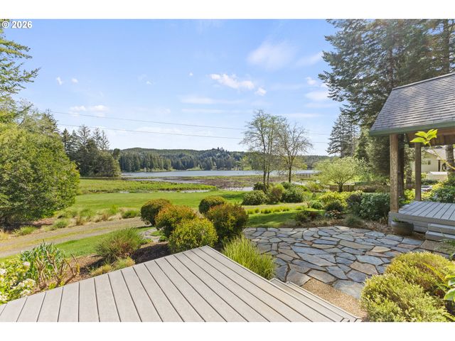 83416 PARKWAY Dr, Florence, OR 97439