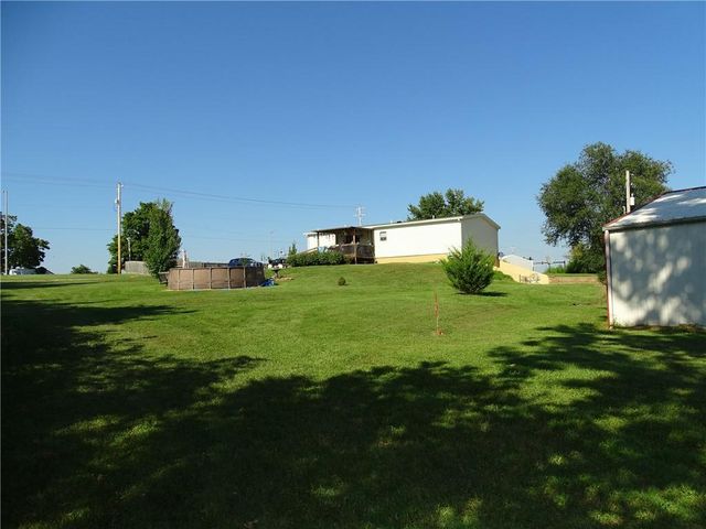 15915 Eisenhower Road, Leavenworth, KS 66048
