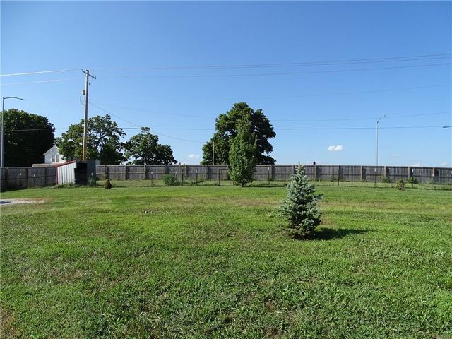 15915 Eisenhower Road, Leavenworth, KS 66048