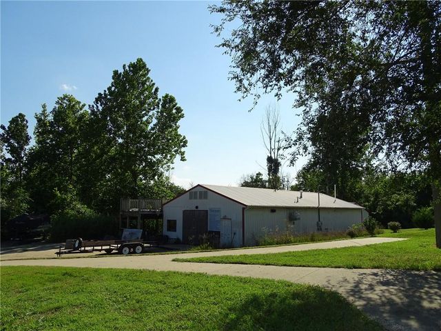 15915 Eisenhower Road, Leavenworth, KS 66048