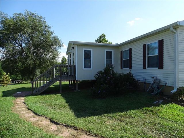 15915 Eisenhower Road, Leavenworth, KS 66048