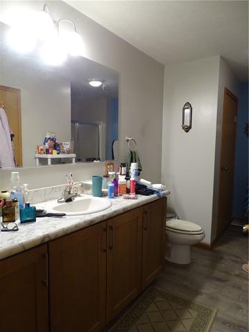 15915 Eisenhower Road, Leavenworth, KS 66048