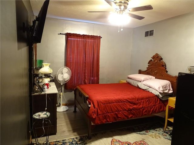 15915 Eisenhower Road, Leavenworth, KS 66048