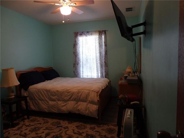 15915 Eisenhower Road, Leavenworth, KS 66048