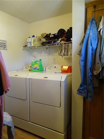 15915 Eisenhower Road, Leavenworth, KS 66048