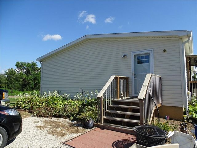 15915 Eisenhower Road, Leavenworth, KS 66048