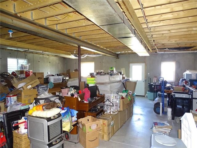 15915 Eisenhower Road, Leavenworth, KS 66048