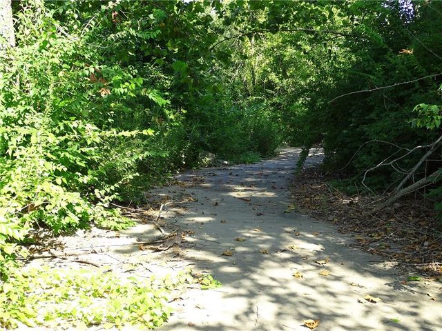 15915 Eisenhower Road, Leavenworth, KS 66048