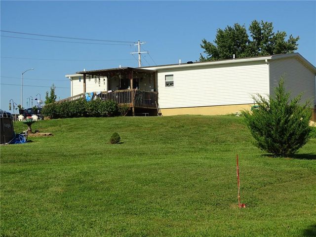 15915 Eisenhower Road, Leavenworth, KS 66048