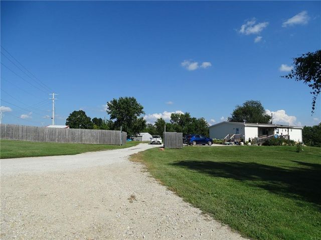15915 Eisenhower Road, Leavenworth, KS 66048