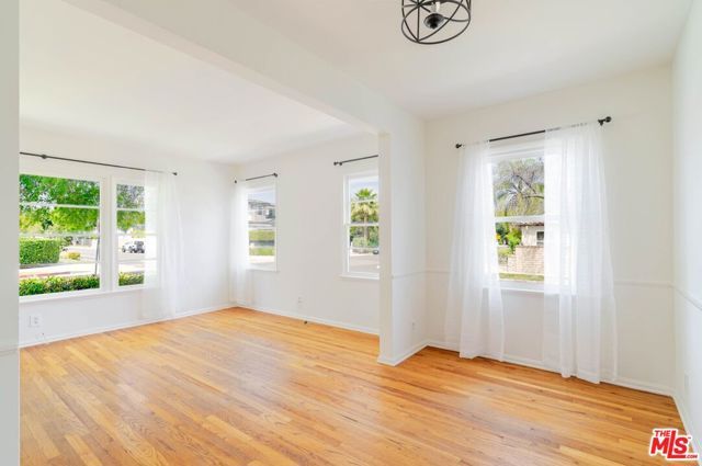 4950 Newcastle Avenue, Encino (los Angeles), CA 91316