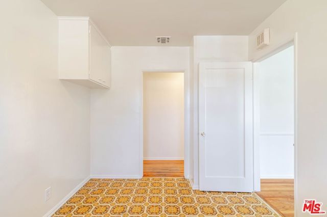 4950 Newcastle Avenue, Encino (los Angeles), CA 91316