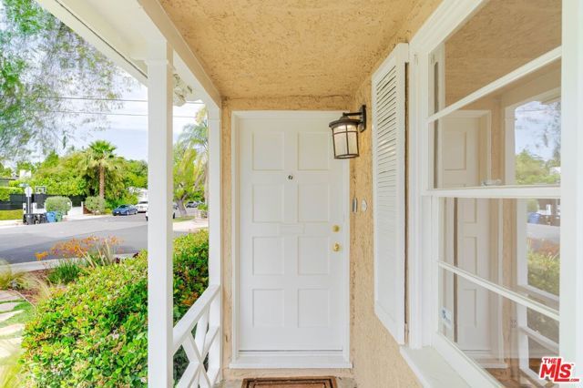 4950 Newcastle Avenue, Encino (los Angeles), CA 91316