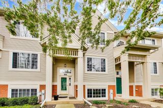 551 Cary Woods Circle, Cary, IL 60013