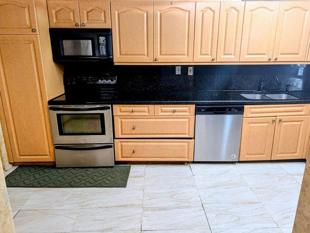 6651 Racquet Club Drive, Lauderhill, FL 33319