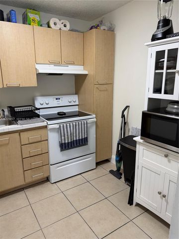13789 SW 66th St 283F, Miami, FL 33183