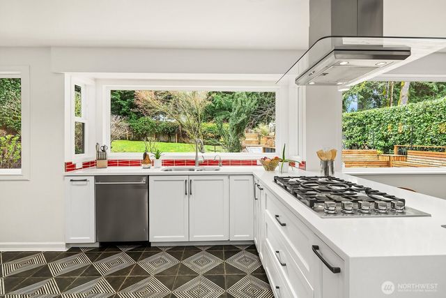 1817 220th Place NE, Sammamish, WA 98074