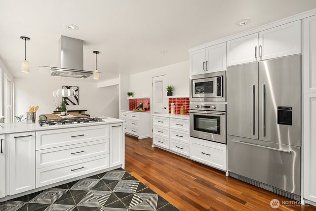 1817 220th Place NE, Sammamish, WA 98074