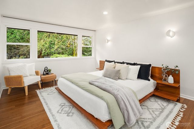 1817 220th Place NE, Sammamish, WA 98074