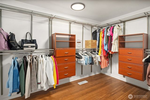 1817 220th Place NE, Sammamish, WA 98074