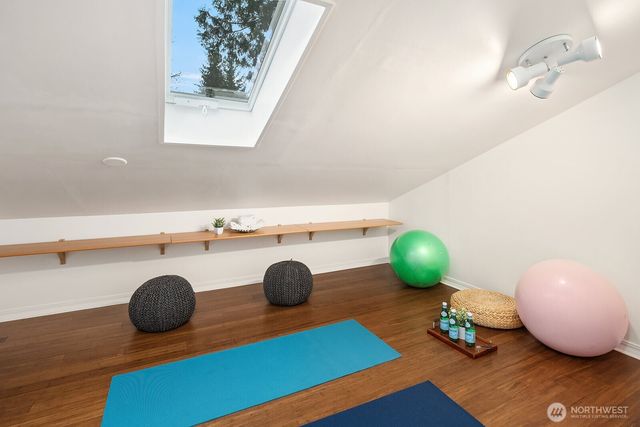 1817 220th Place NE, Sammamish, WA 98074