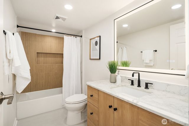 1817 220th Place NE, Sammamish, WA 98074