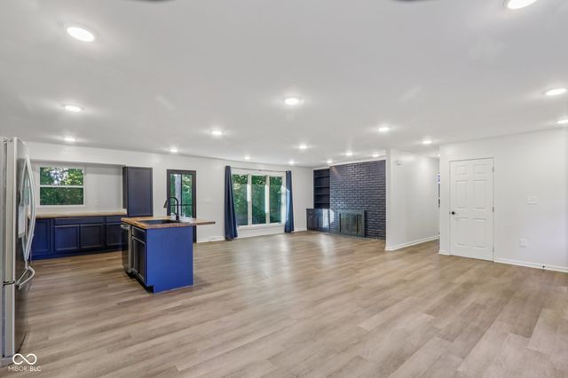 3215 Kenilworth Drive, Indianapolis, IN 46228