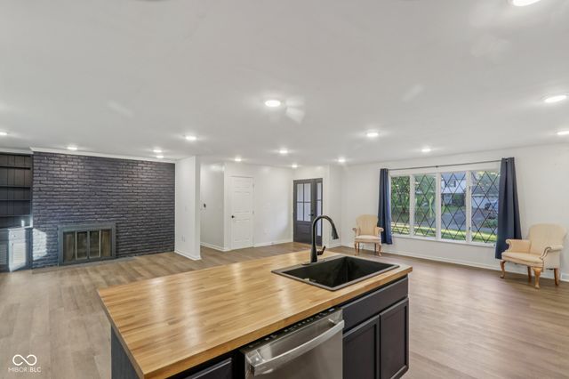 3215 Kenilworth Drive, Indianapolis, IN 46228