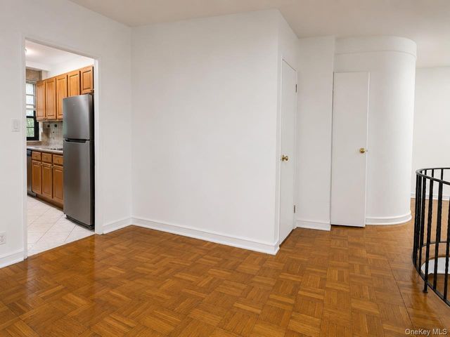 98-25 64th Road 1H, Rego Park, NY 11374