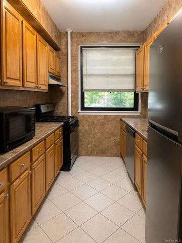 98-25 64th Road 1H, Rego Park, NY 11374
