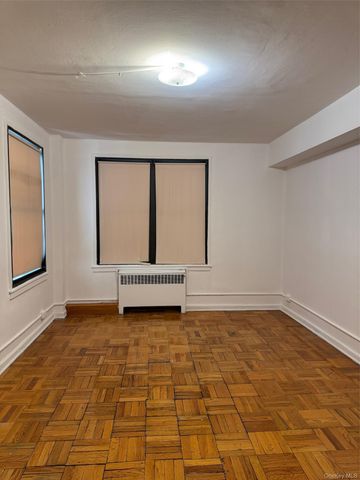 98-25 64th Road 1H, Rego Park, NY 11374