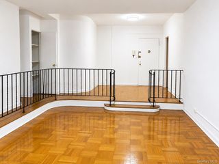 98-25 64th Road 1H, Rego Park, NY 11374