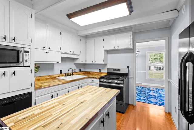 100 Sumter Street, Clinton, SC 29325