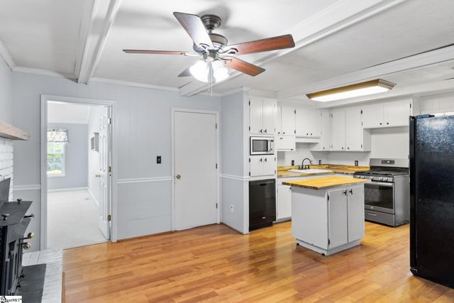 100 Sumter Street, Clinton, SC 29325