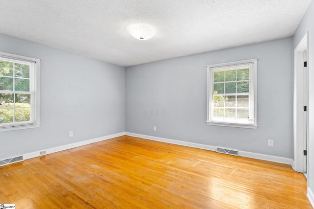 100 Sumter Street, Clinton, SC 29325