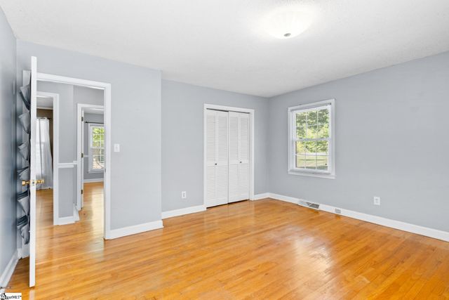 100 Sumter Street, Clinton, SC 29325