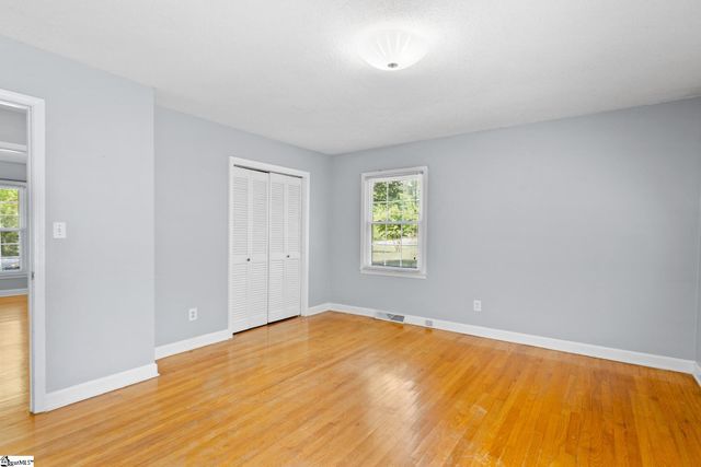 100 Sumter Street, Clinton, SC 29325