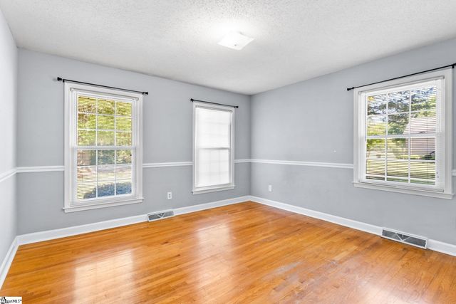 100 Sumter Street, Clinton, SC 29325