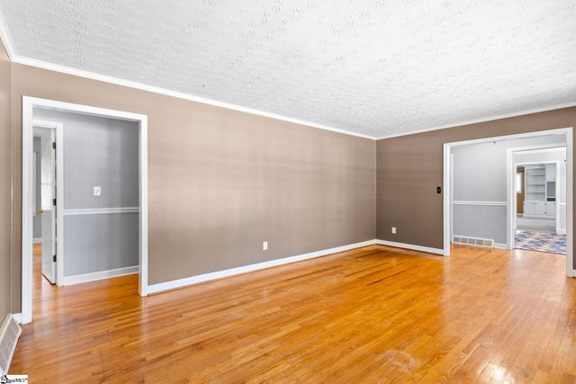 100 Sumter Street, Clinton, SC 29325