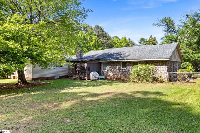 100 Sumter Street, Clinton, SC 29325