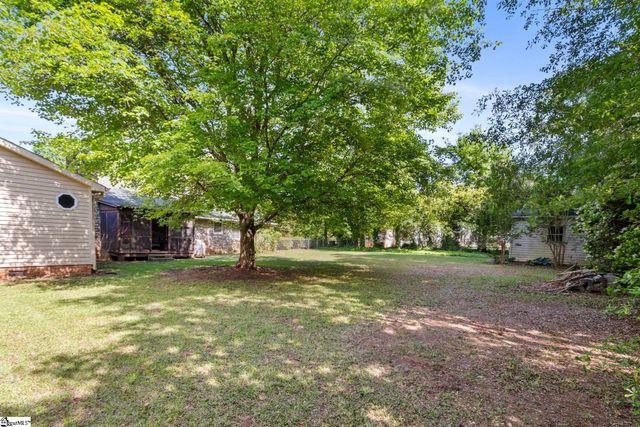 100 Sumter Street, Clinton, SC 29325
